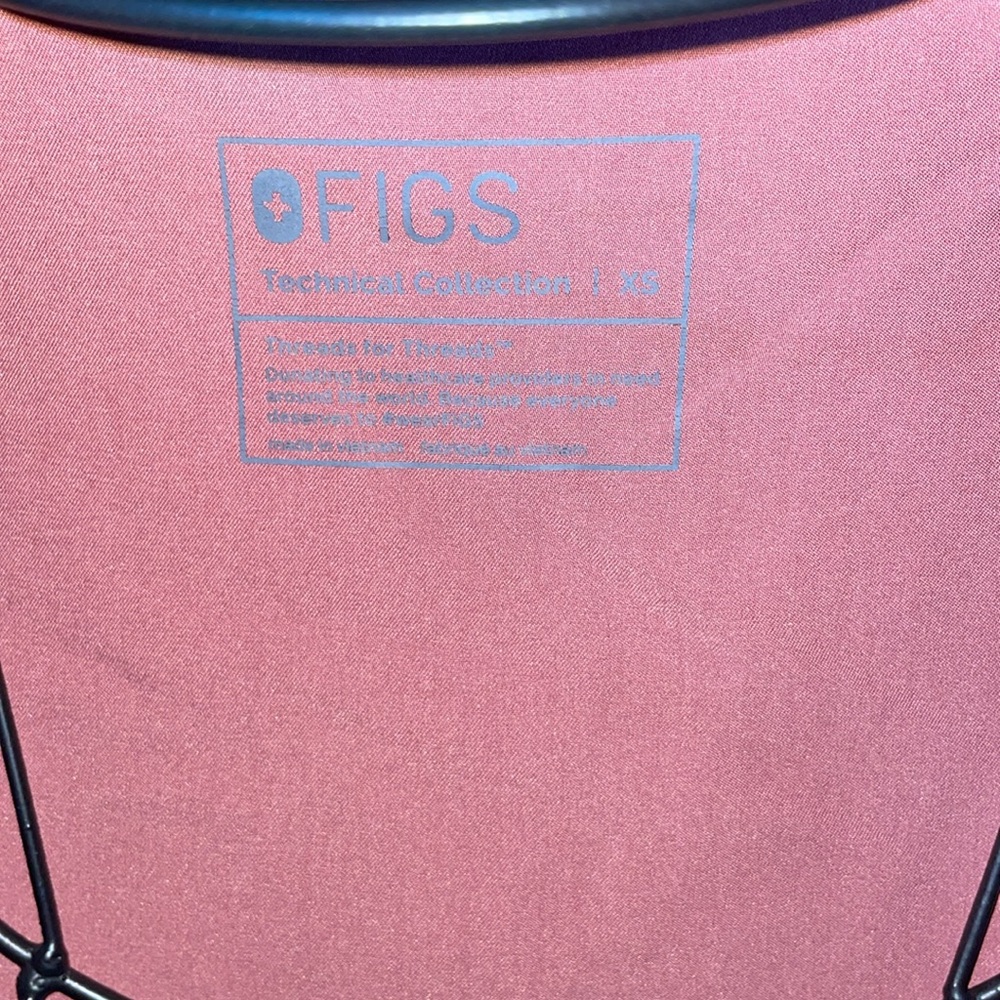 Mauve fig set FIGS Yola Scrub Pants 2 piece set catalina top XS/SM - Picture 8 of 15